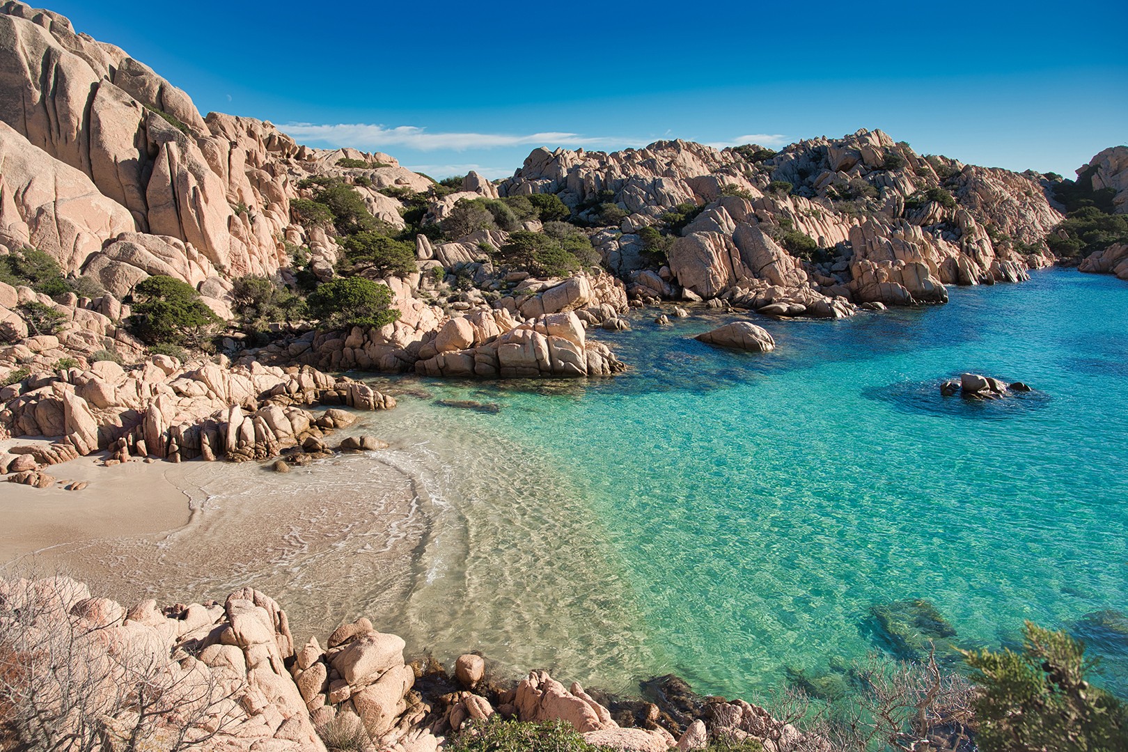 Exploring the Enchantment of Tavolara and Molara by Catamaran: A Paradise of Beaches and Untamed Nature Exploring the Enchantment of Tavolara and Molara by Catamaran: A Paradise of Beaches and Untamed Nature